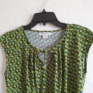 Liz Claiborne Womens S V-Neck Top Green Stretch Sleeveless CUTE!